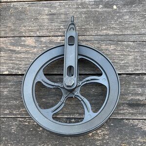 Black pulley